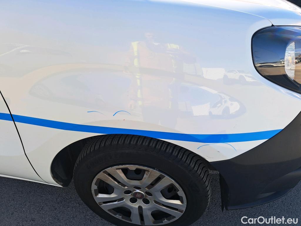  Fiat  Doblo FIAT Doblò Cargo/2015/4P/furgón derivado de turismo Cargo SX 1.6 Mjet 66kW (90CV) (AC) #36