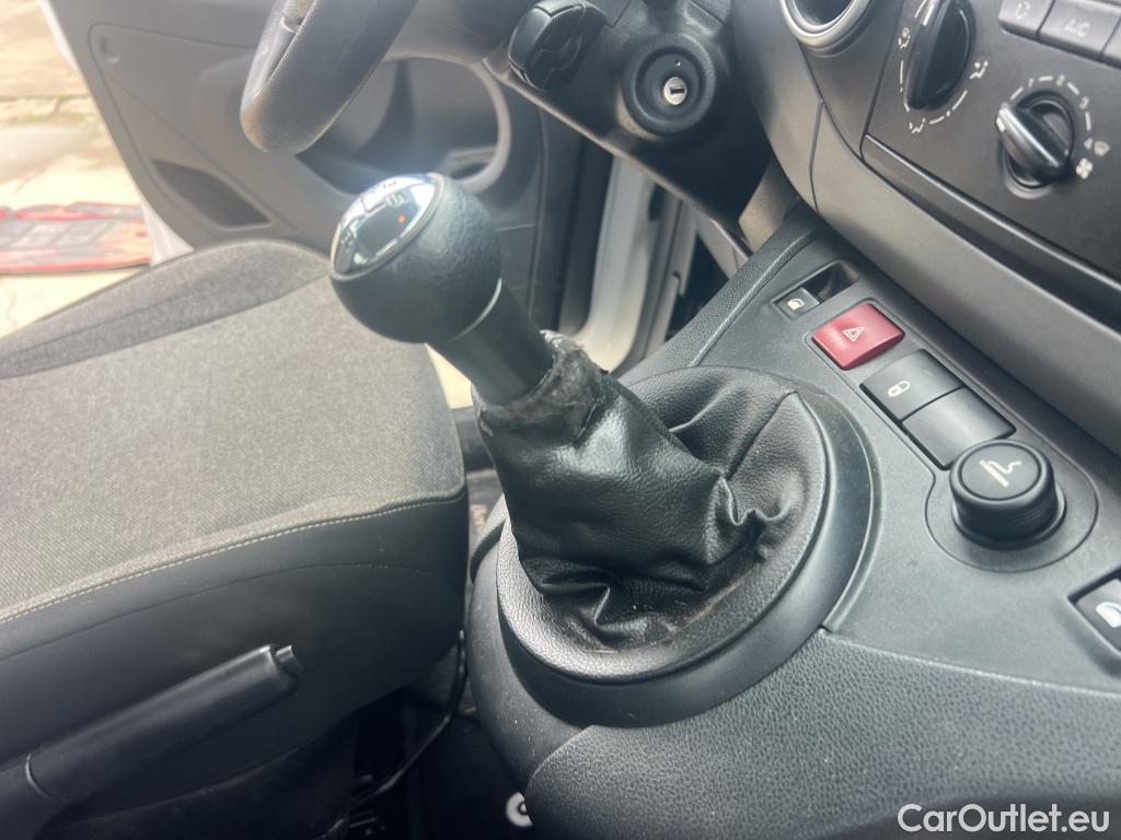  Citroen  Berlingo CITROEN  / 2015 / 4P / combi Multispace LIVE Edit.BlueHDi 55KW (75CV) #8