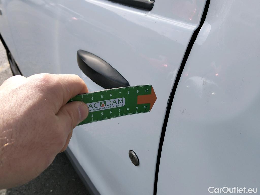  Dacia  Dokker DACIA  / 2013 / 4P / furgón derivado de turismo Van Essential Blue dCi 70kW (95CV) #42