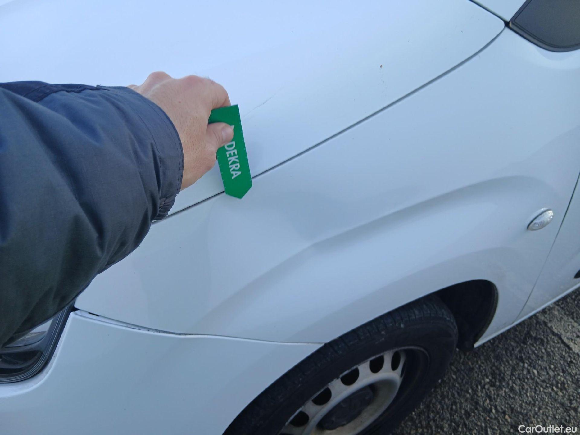  Citroen  Berlingo CITROEN  / 2018 / 4P / combi Talla M BlueHDi 100 S&S LIVE (IND) #4