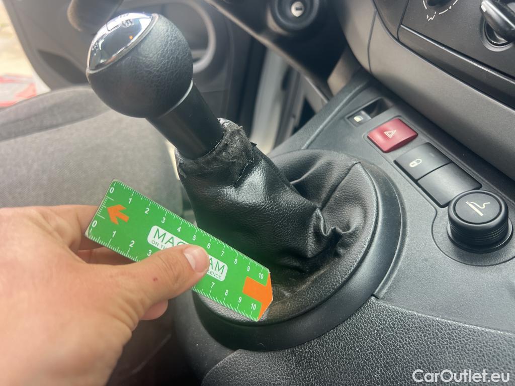  Citroen  Berlingo CITROEN  / 2015 / 4P / combi Multispace LIVE Edit.BlueHDi 55KW (75CV) #9