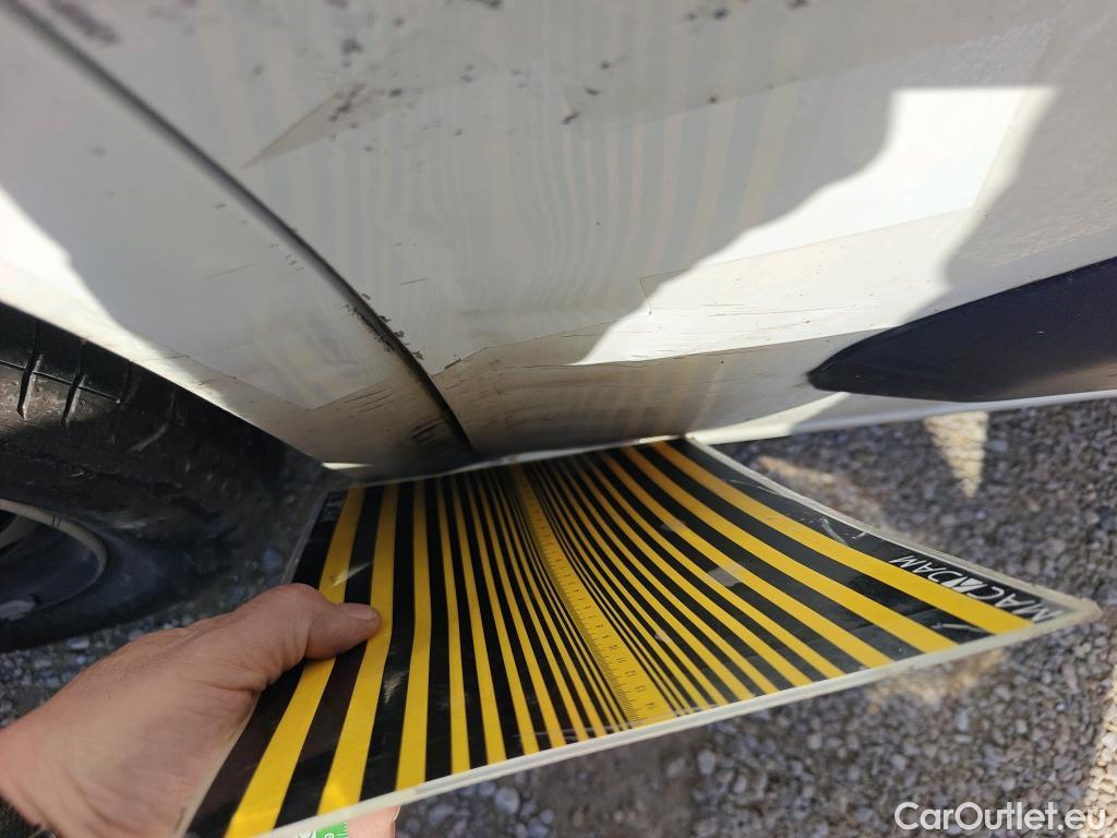  Citroen  Berlingo CITROEN  / 2018 / 4P / combi Talla M BlueHDi 100 LIVE (AC) #7