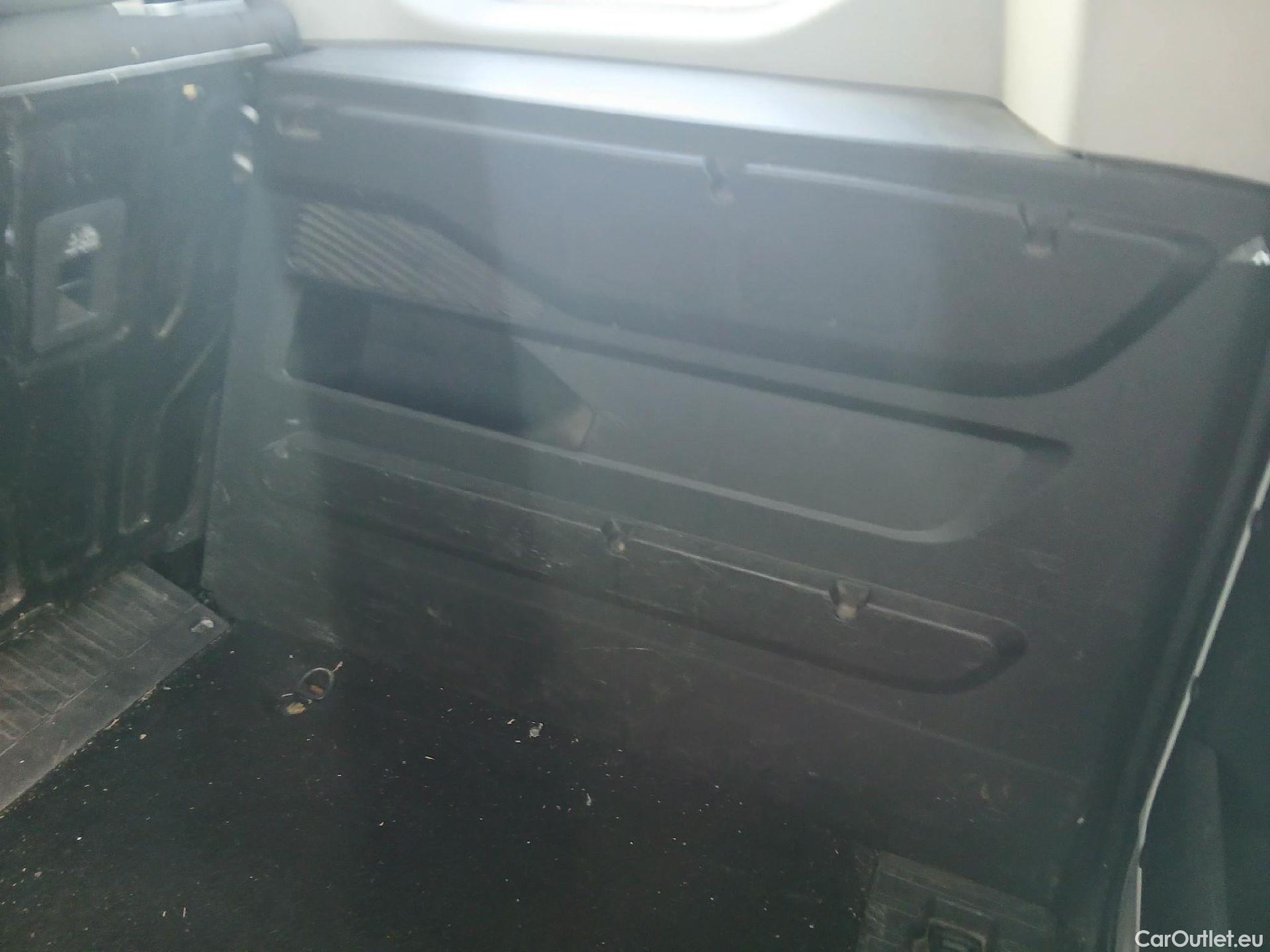  Citroen  Berlingo CITROEN  / 2018 / 4P / combi Talla M BlueHDi 100 S&S LIVE (IND) #35