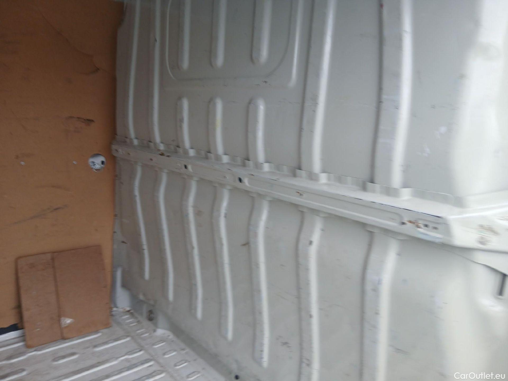  Citroen  Jumper CITROEN  / 2014 / 4P / furgón BlueHDi 81KW (110CV) Furgón 33L2H1 #47