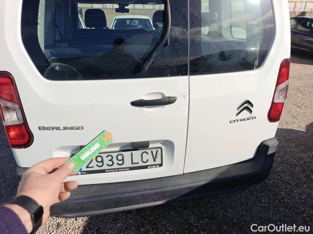  Citroen  Berlingo CITROEN  / 2018 / 4P / combi Talla M BlueHDi 100 LIVE (AC) #23