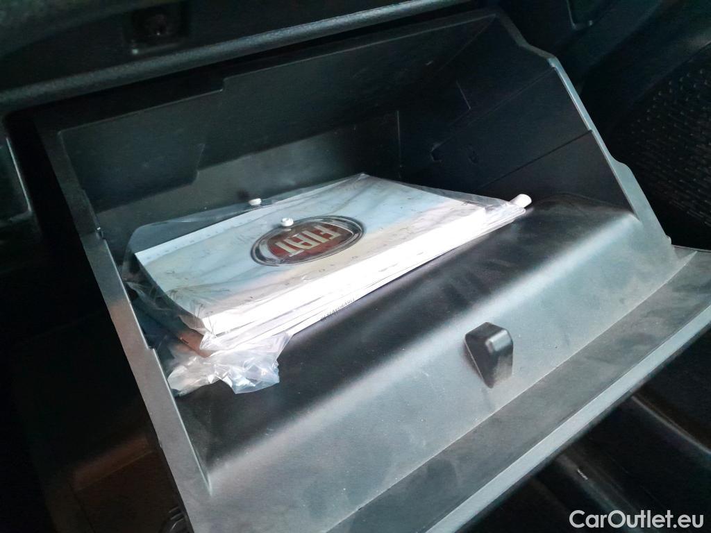  Fiat  Doblo FIAT Doblò Cargo/2015/4P/furgón derivado de turismo Cargo Maxi Base Plus 1.4 Tjet 89kW GNC #24