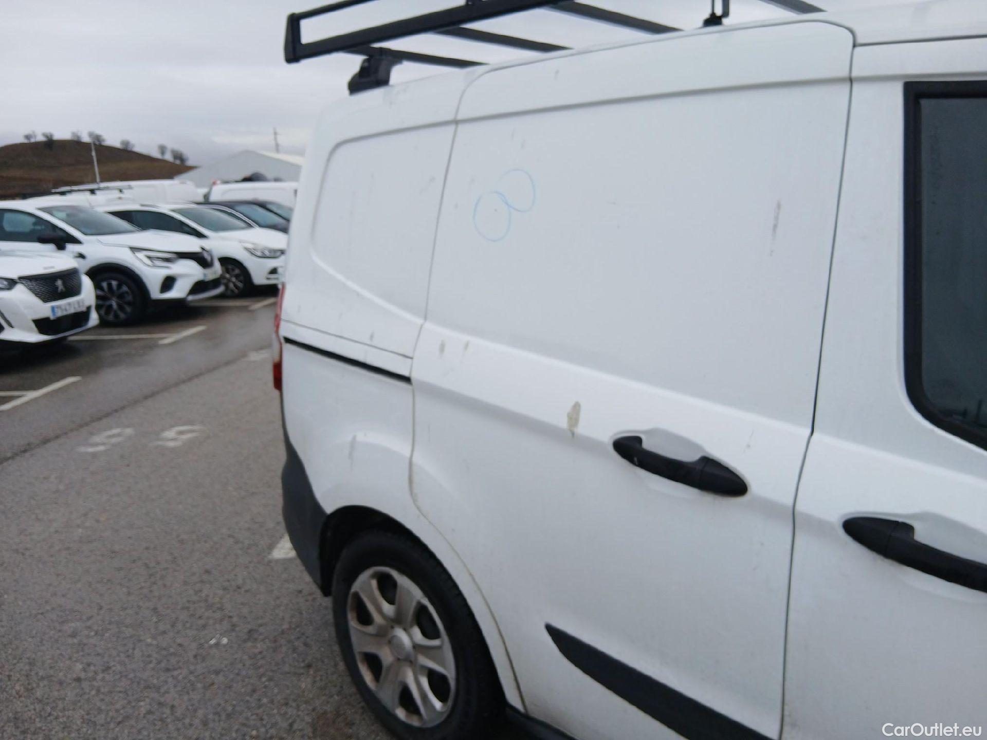  Ford  Transit FORD  Courier/2014/4P/furgón der.turis Van 1.5 TDCi 75kW Trend #25