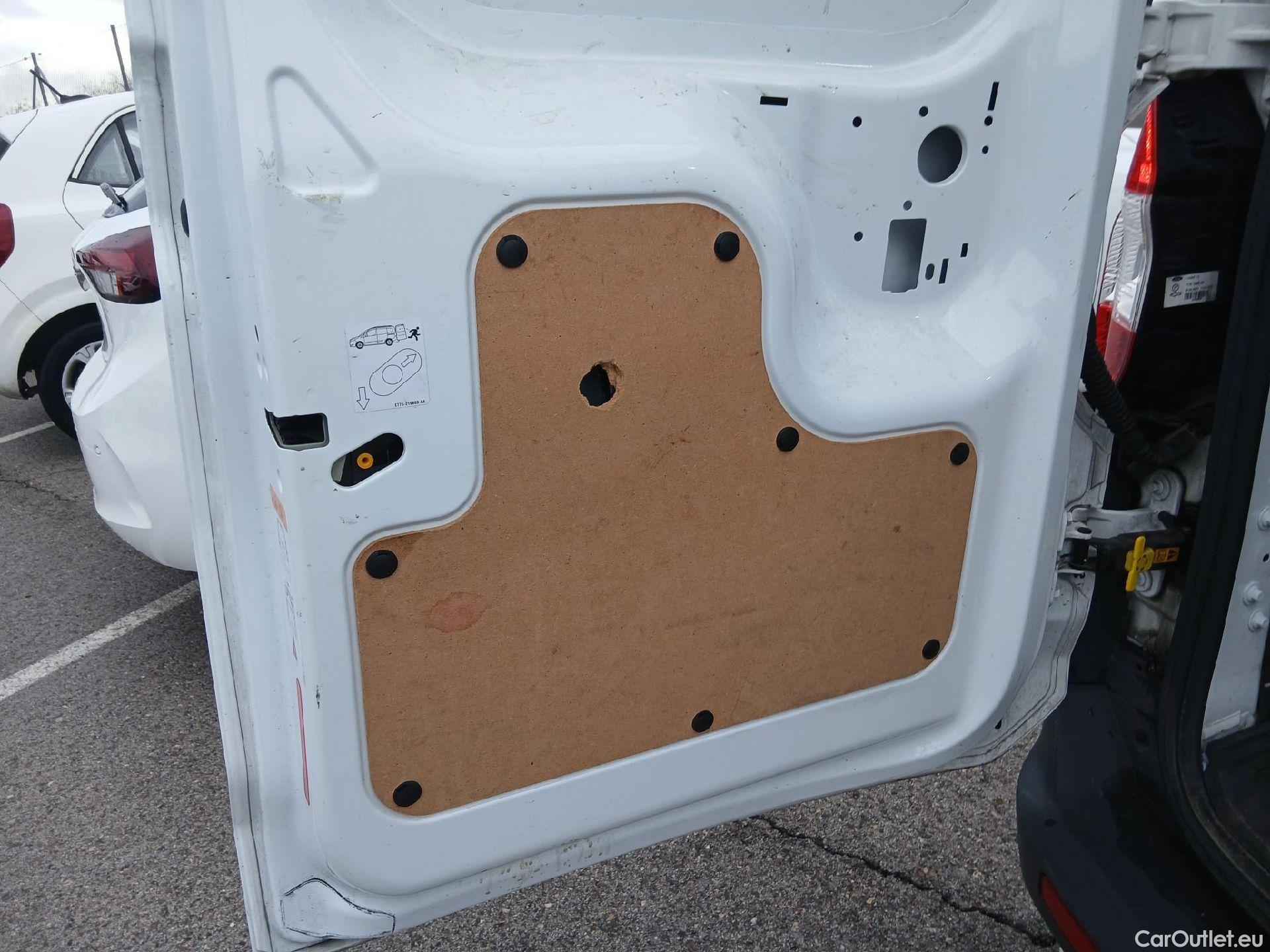  Ford  Transit FORD  Courier/2014/4P/furgón der.turis Van 1.5 TDCi 75kW Trend #22