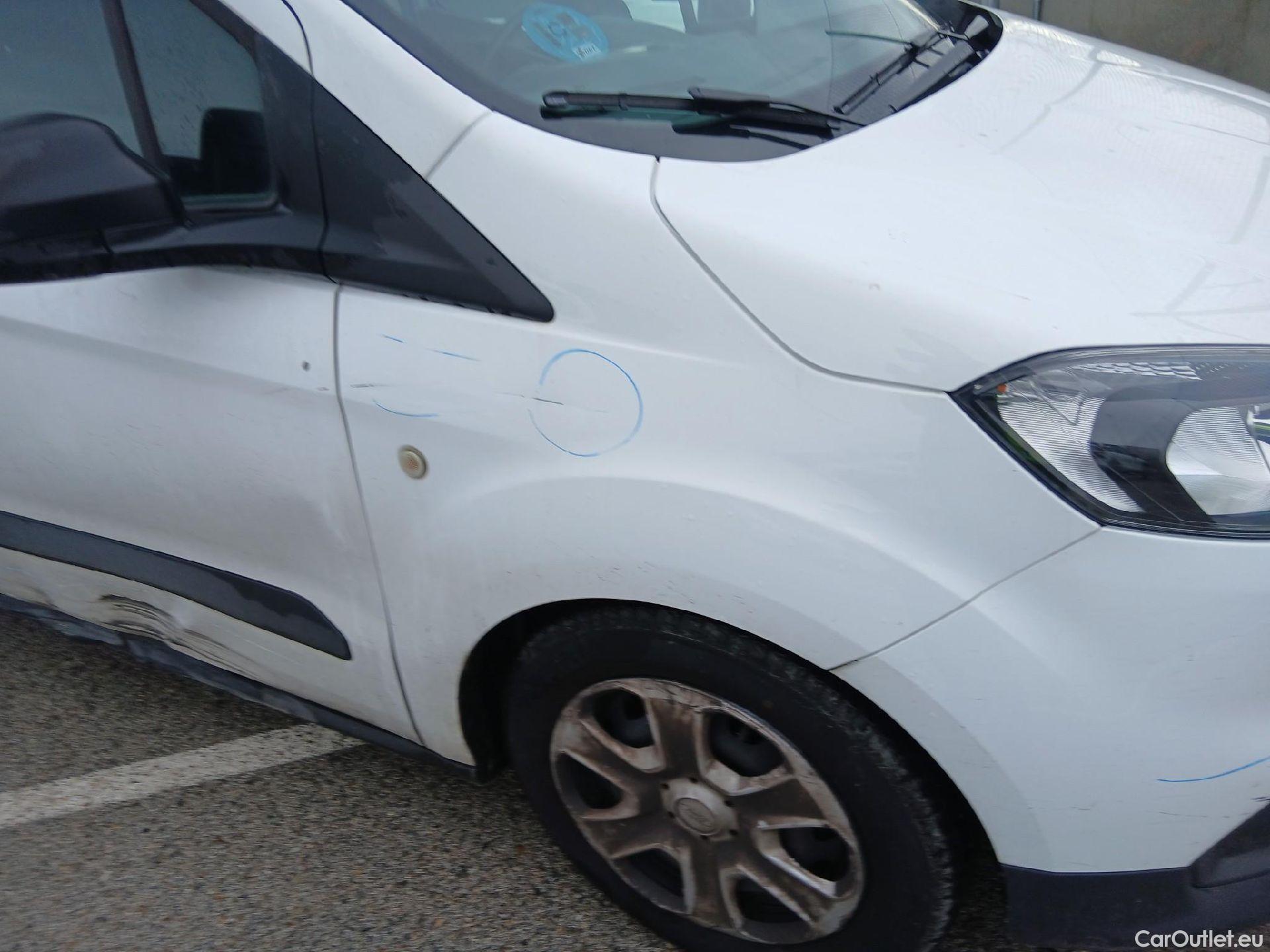  Ford  Transit FORD  Courier/2014/4P/furgón der.turis Van 1.5 TDCi 75kW Trend #33