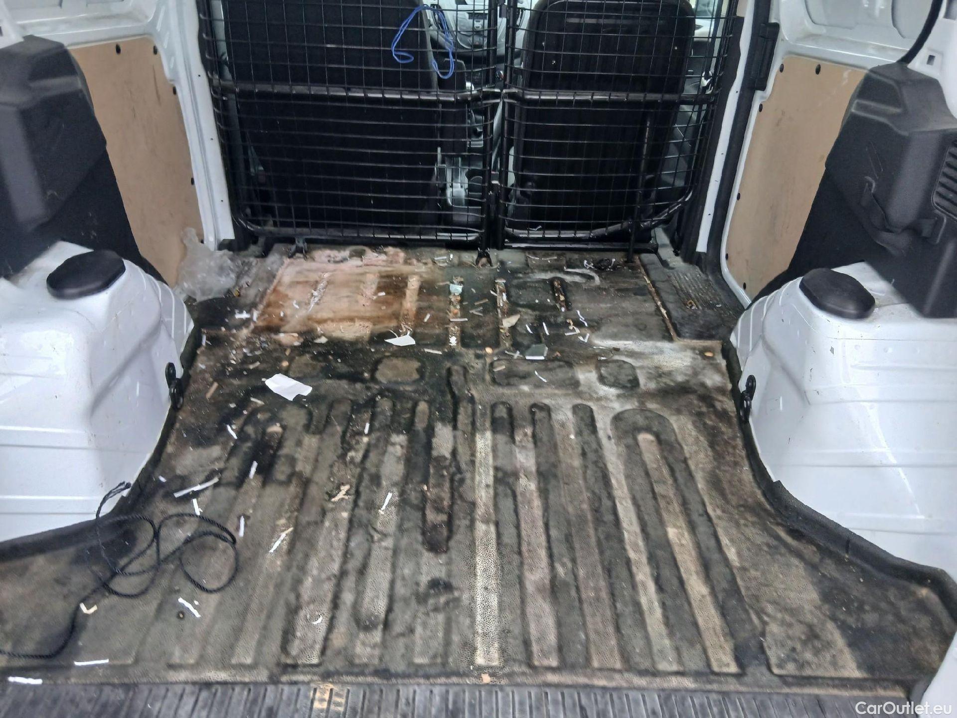  Ford  Transit FORD  Courier/2014/4P/furgón der.turis Van 1.5 TDCi 75kW Trend #23