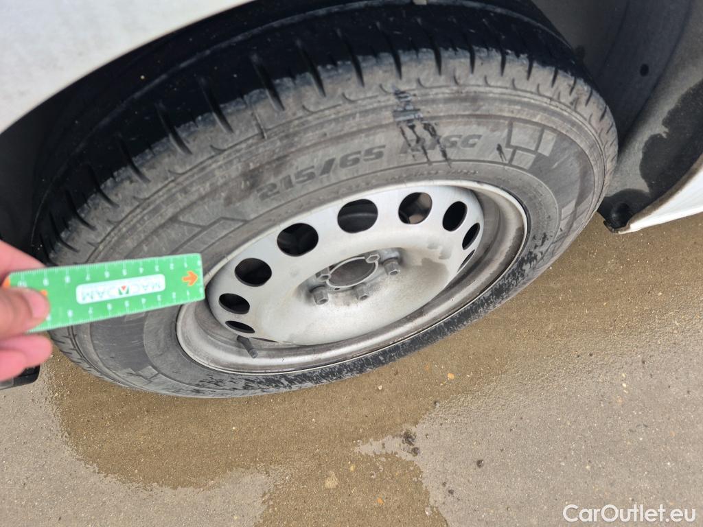  Peugeot  Expert PEUGEOT  / 2016 / 4P / furgón Furgón Premium 1.5 BlueHDi 100 Standard (AC) #21