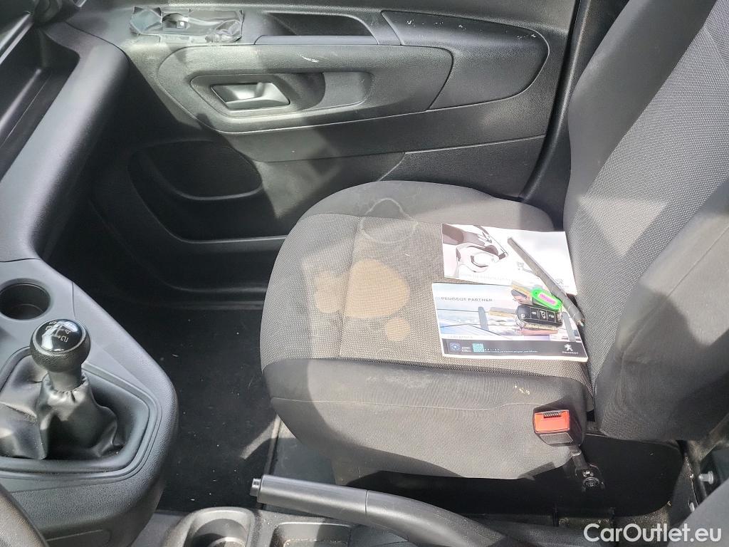  Peugeot  Partner PEUGEOT  / 2018 / 3P / furgón derivado de turismo Pro Standard 600kg BlueHDi 73kW (AC) #34