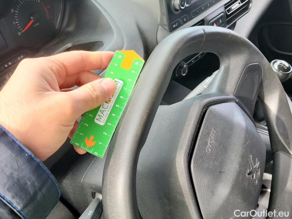  Peugeot  Partner PEUGEOT  / 2018 / 3P / furgón derivado de turismo Pro Standard 600kg BlueHDi 73kW (AC) #53