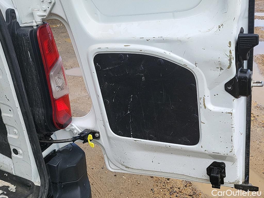  Peugeot  Partner PEUGEOT  / 2018 / 3P / furgón derivado de turismo Pro Standard 600kg BlueHDi 73kW (AC) #50