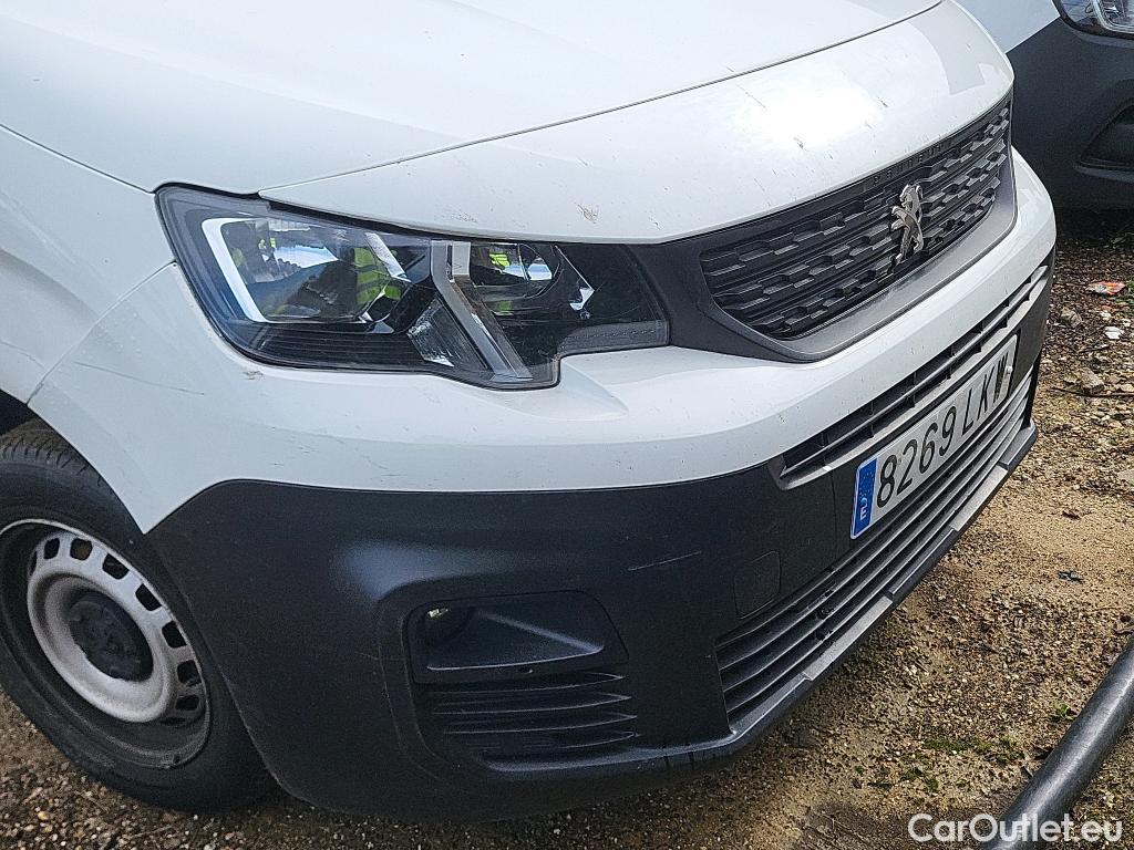  Peugeot  Partner PEUGEOT  / 2018 / 3P / furgón derivado de turismo Pro Standard 600kg BlueHDi 73kW (AC) #40