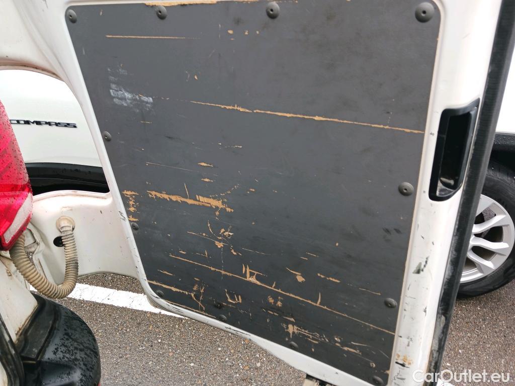  Land Rover  Discovery VOLKSWAGEN Transporter / 2020 / 4P / furgón Furgón Corto TN 2.0 TDI 110kW 4MO #52