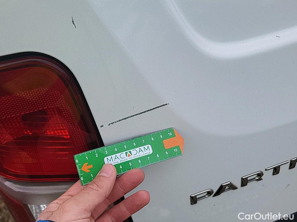  Peugeot  Partner PEUGEOT  / 2018 / 3P / furgón derivado de turismo Pro Standard 600kg BlueHDi 73kW (AC) #17