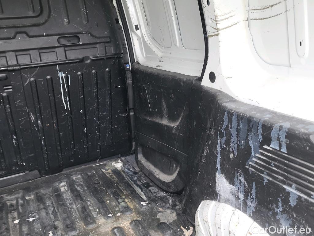  Peugeot  Partner PEUGEOT  / 2018 / 3P / furgón derivado de turismo Pro Standard 600kg BlueHDi 73kW (AC) #42