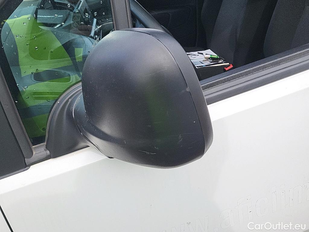  Peugeot  Partner PEUGEOT  / 2018 / 3P / furgón derivado de turismo Pro Standard 600kg BlueHDi 73kW (AC) #56