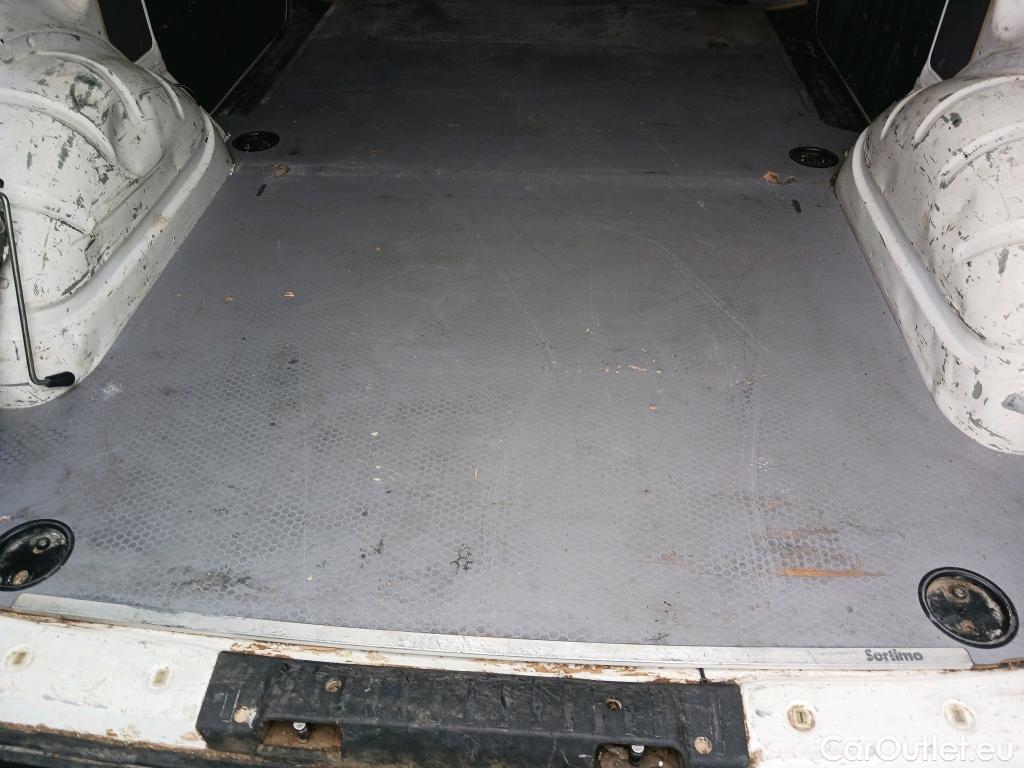  Land Rover  Discovery VOLKSWAGEN Transporter / 2020 / 4P / furgón Furgón Corto TN 2.0 TDI 110kW 4MO #50