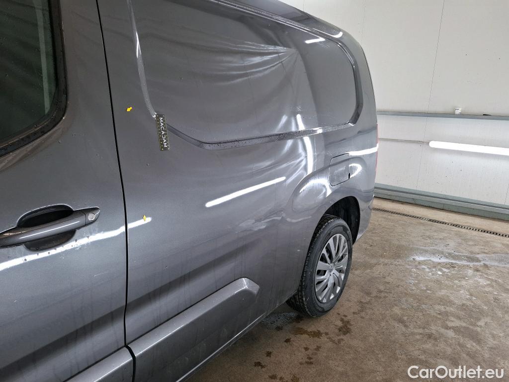  Peugeot  Partner PEUGEOT  / 2018 / 4P / Fourgonnette BLUEHDI 130 S&S EAT8 950KG LONG ASPHALT #1