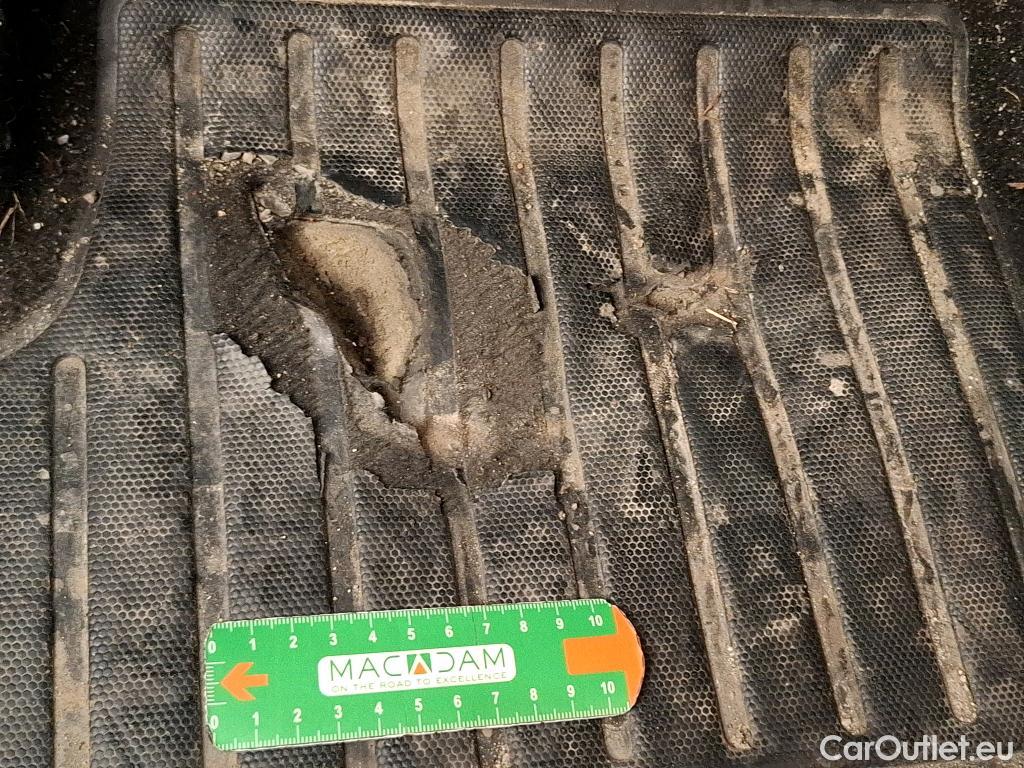  Peugeot  208  Premium 1.5 HDi 100CV BVM6 E6d #2