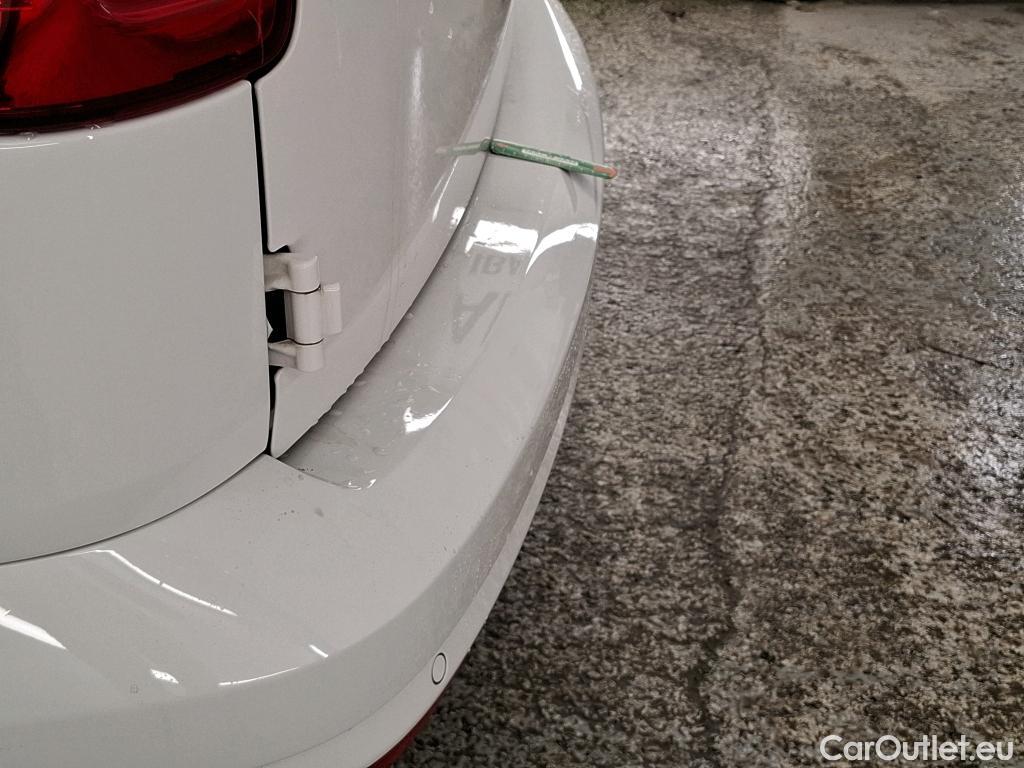  Volkswagen  Caddy VOLKSWAGEN  Van / 2015 / 4P / Fourgonnette 2.0 TDI 102 DSG6 Business Line Plus #6