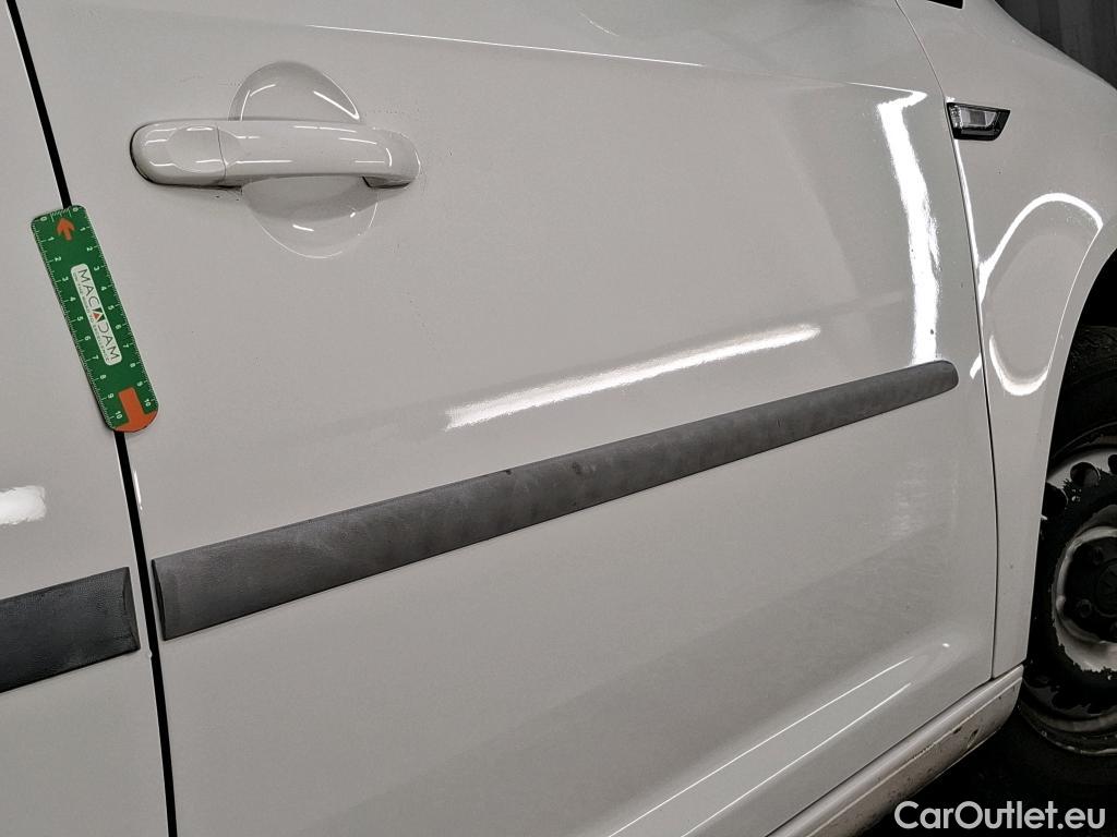  Volkswagen  Caddy VOLKSWAGEN  Van / 2015 / 4P / Fourgonnette 2.0 TDI 102 DSG6 Business Line Plus #9