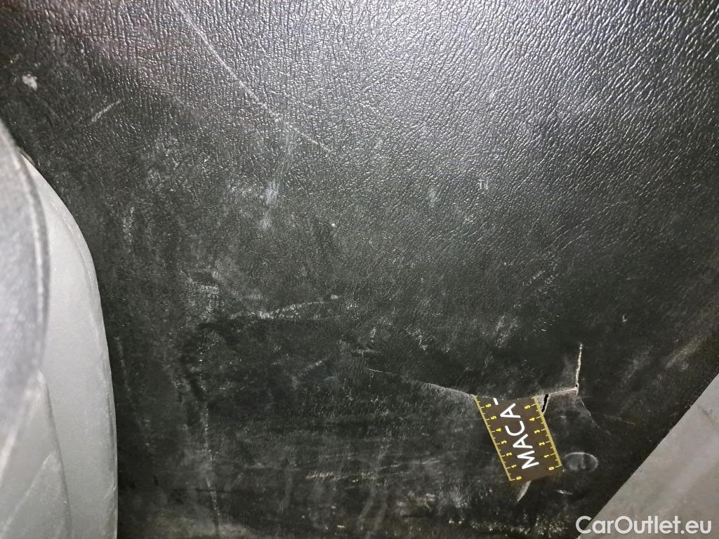  Renault  Master  III Fourgon L3H2 3 5 Grand Confort dCi 135CV BVM6 E6dT #13