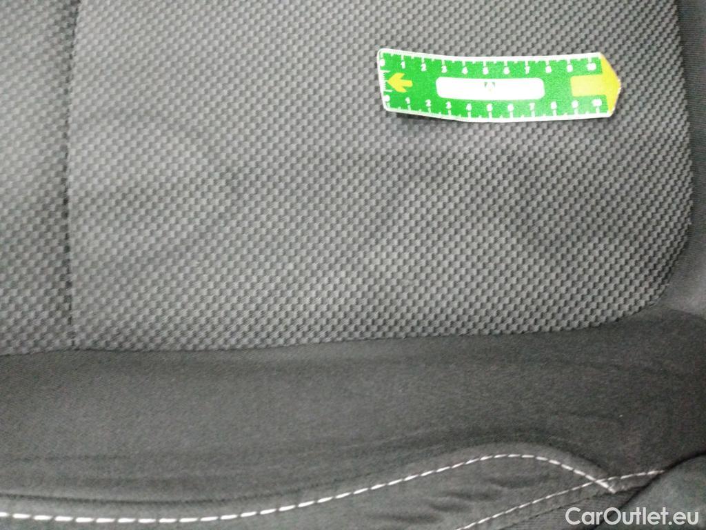  Renault  Megane  IV Berline 5pt. Société Air Nav 1.5 dCi 90CV BVM6 E6 #21