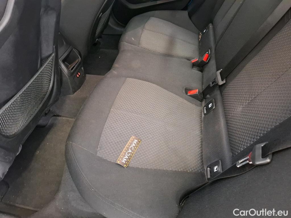  Bmw  Serie 1 BMW Série 1 / 2019 / 5P / Berline 116d DKG7 Business Design #43