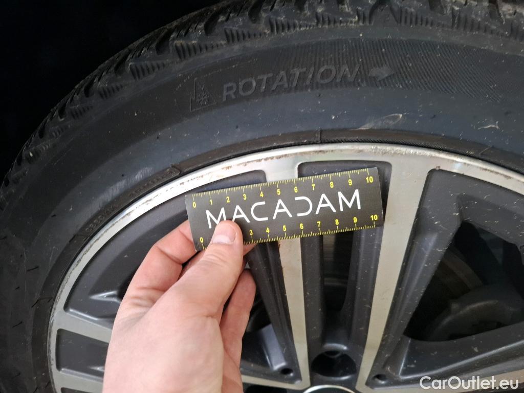  Bmw  Serie 1 BMW Série 1 / 2019 / 5P / Berline 116d DKG7 Business Design #26