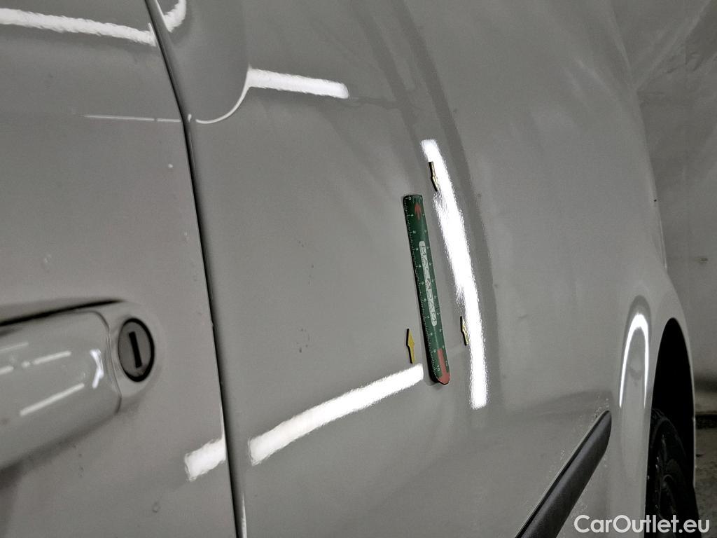  Volkswagen  Caddy VOLKSWAGEN  Van / 2015 / 4P / Fourgonnette 2.0 TDI 102 DSG6 Business Line Plus #11