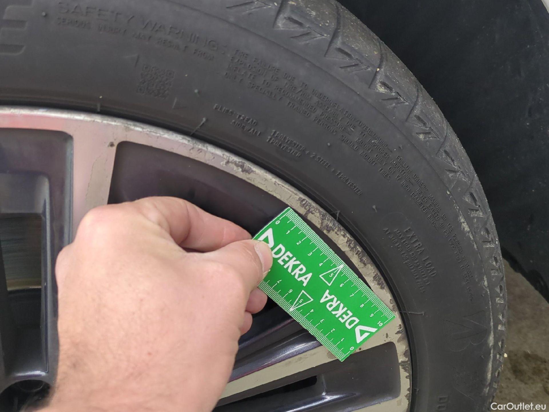  Bmw  Serie 2 BMW Série 2 Gran Coupé / 2019 / 4P / Berline 218D AUTO Business Design #4