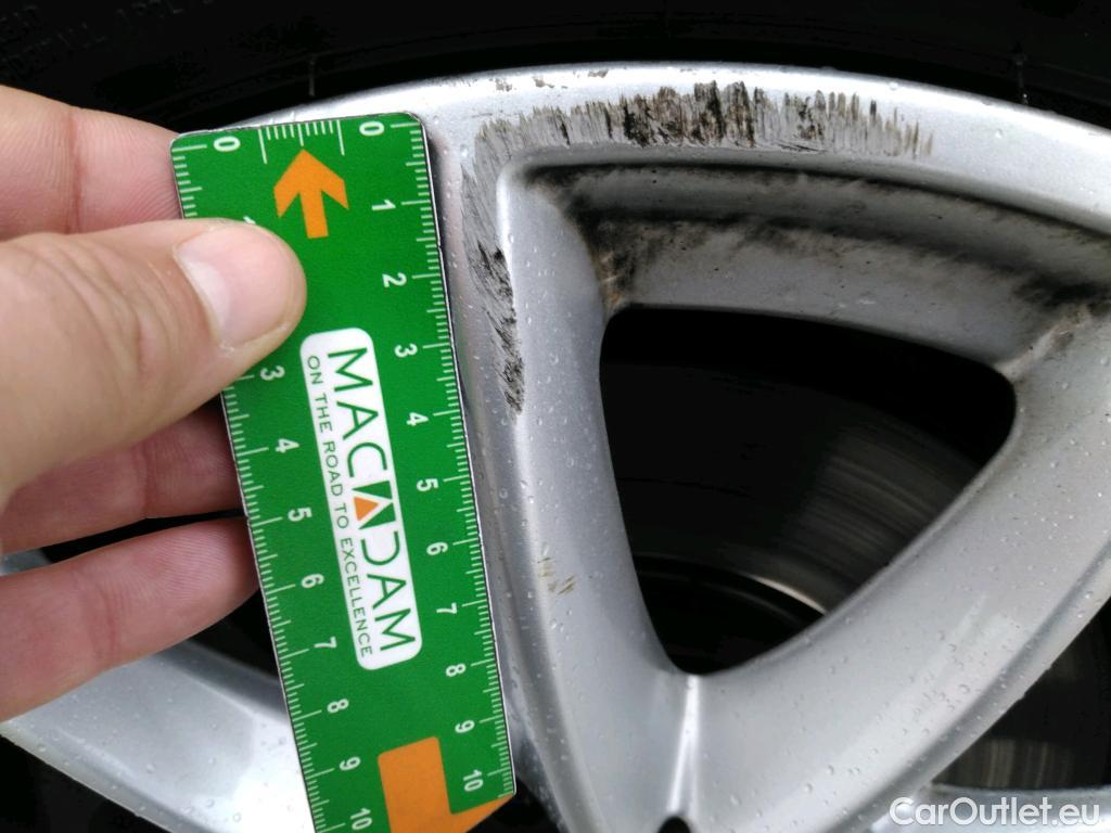  Bmw  Serie 2 Série 2 Active Tourer 216d Lounge 1.5 115CV BVA7 E6d #19