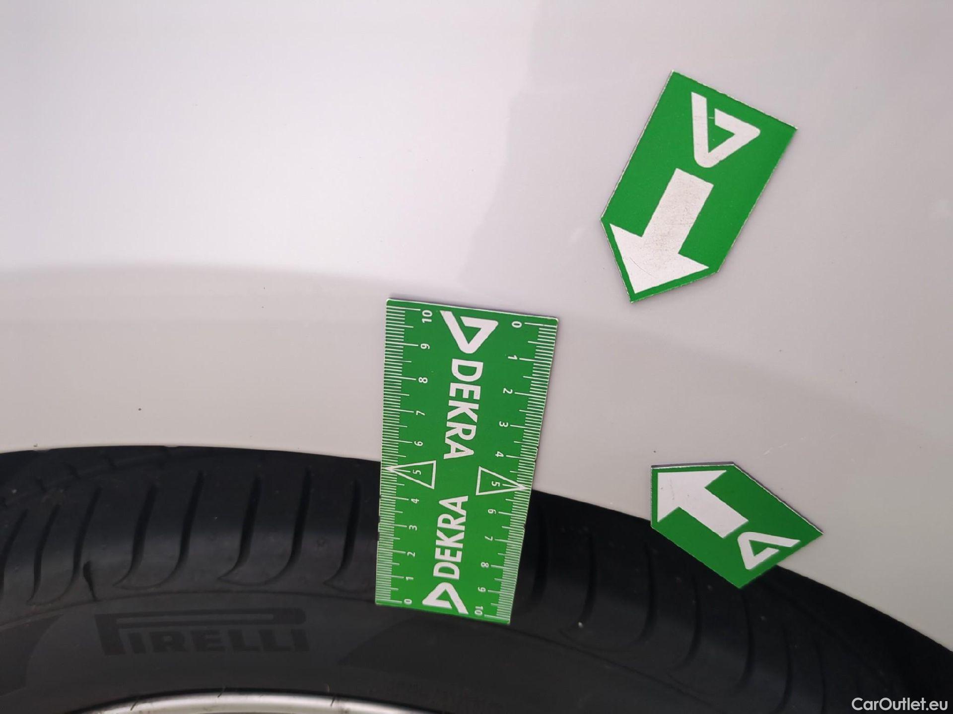  Bmw  Serie 2 BMW Série 2 Gran Coupé / 2019 / 4P / Berline 218D AUTO Business Design #18