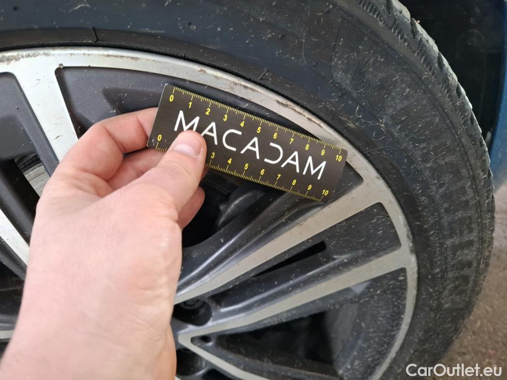  Bmw  Serie 1 BMW Série 1 / 2019 / 5P / Berline 116d DKG7 Business Design #28