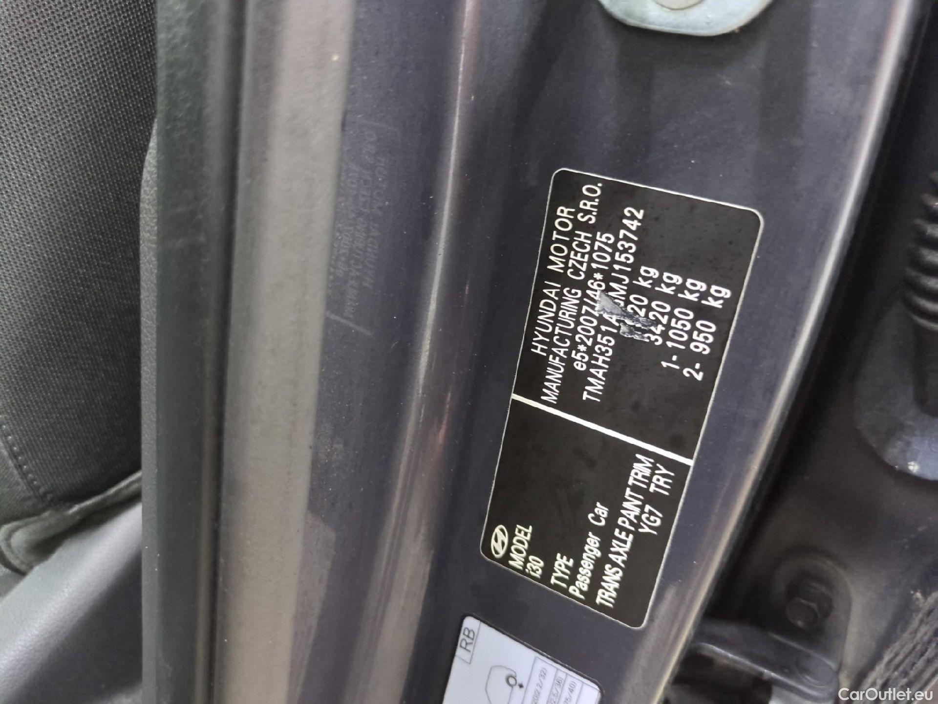  Hyundai  i30  Business 1.6 CRDi 115CV BVA7 E6d #2