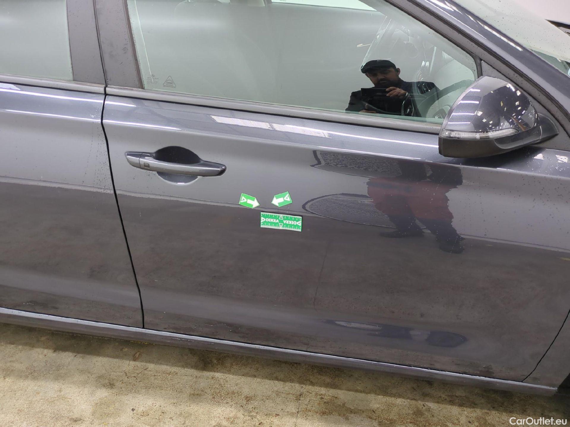  Hyundai  i30  Business 1.6 CRDi 115CV BVA7 E6d #25