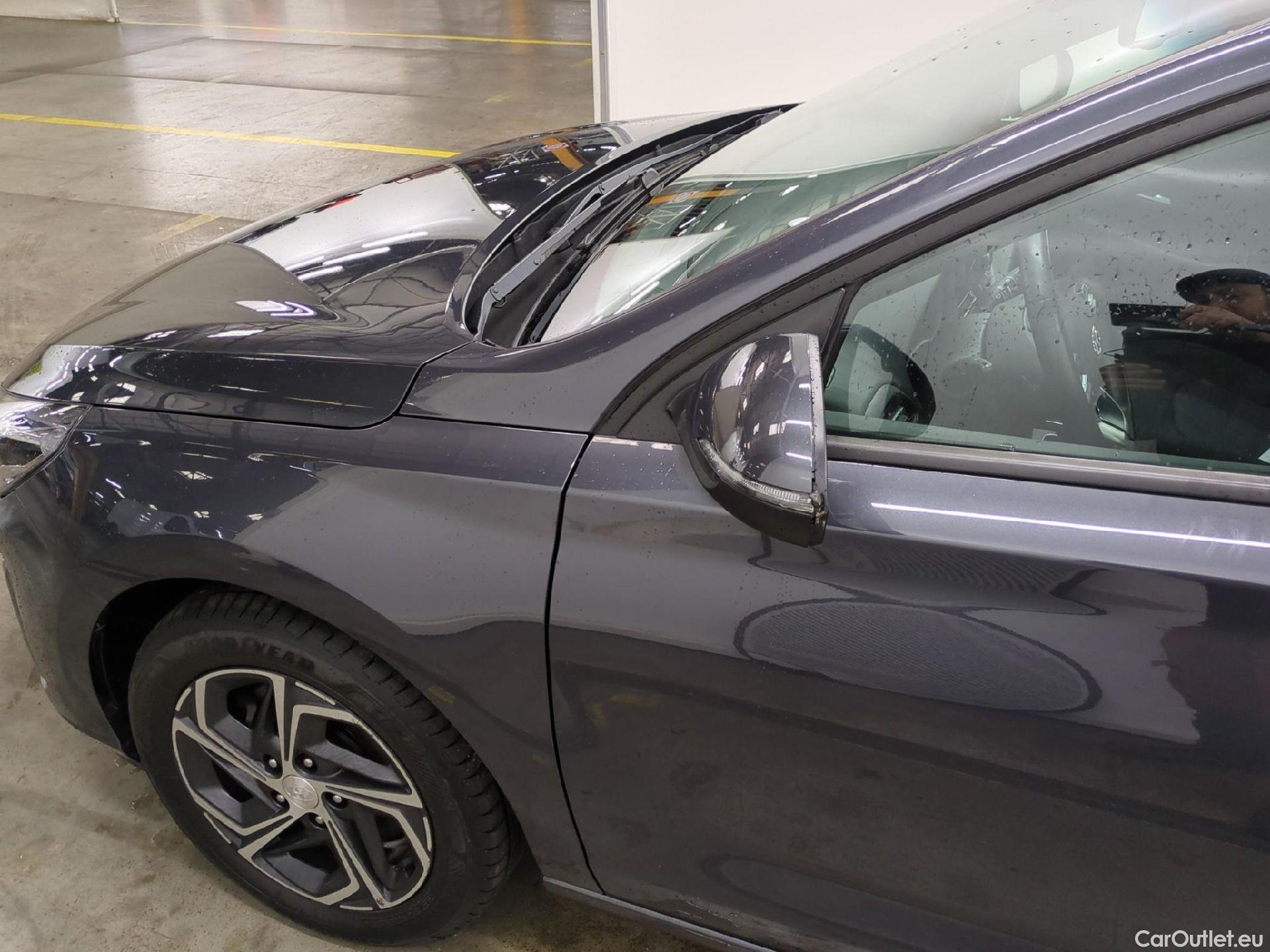  Hyundai  i30  Business 1.6 CRDi 115CV BVA7 E6d #5