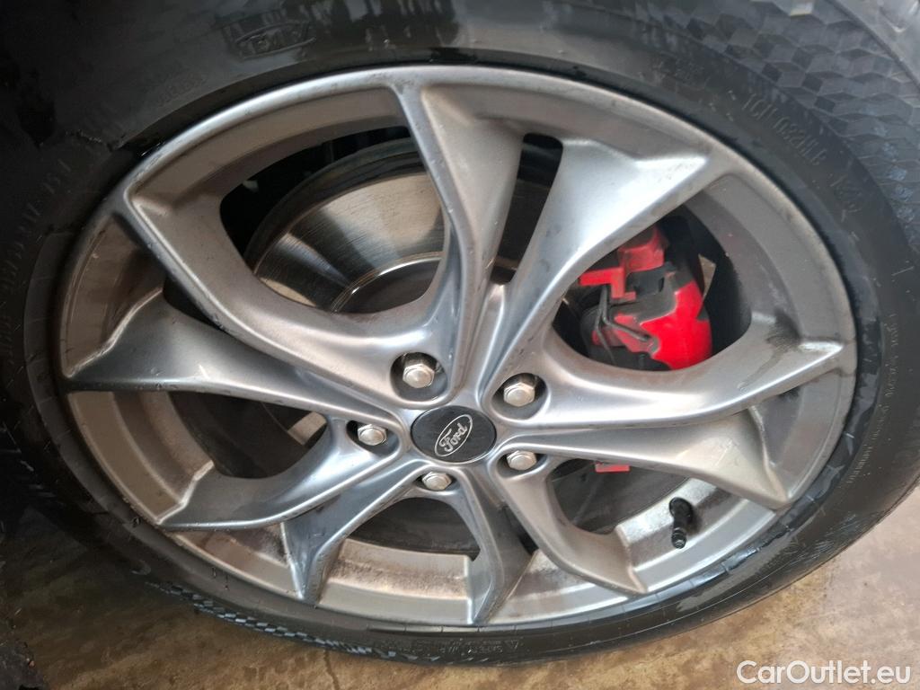  Ford  Focus FORD  SW / 2018 / 5P / Break SW-1.5 EcoBlue 120 auto St-Line Business #19