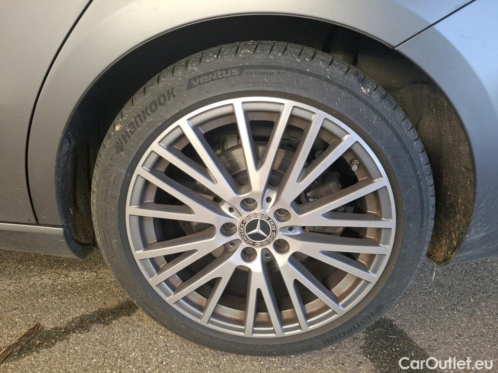  Mercedes  CLA-Klasse MERCEDES-BENZ CLA Shooting Brake / 2019 / 5P / Break CLA 180 d Business Line BA8 #3