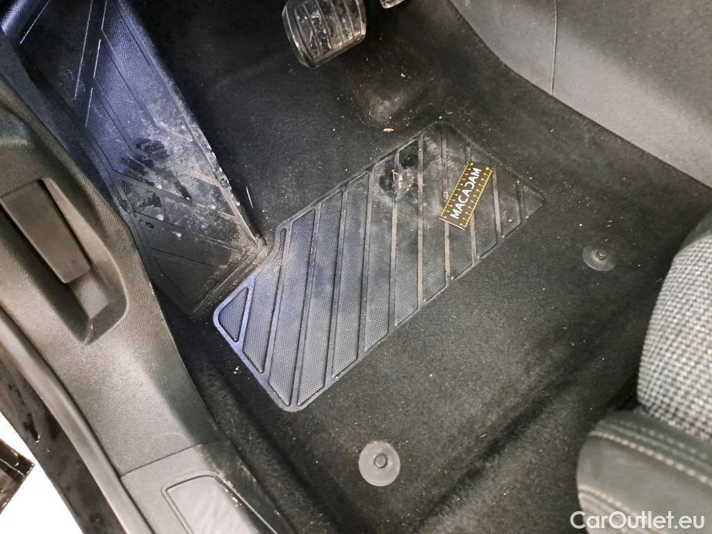  Peugeot  3008  Allure Business 1.5 HDi 130CV BVA8 E6d #24