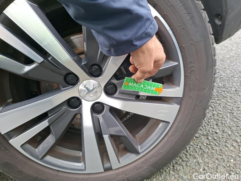  Peugeot  5008  Road Trip 1.5 HDi 130CV BVA8 7 Sieges E6d #39