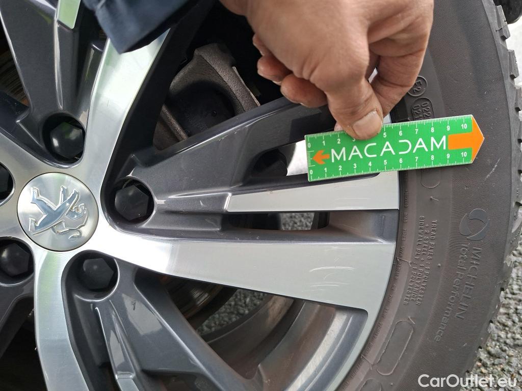  Peugeot  5008  Road Trip 1.5 HDi 130CV BVA8 7 Sieges E6d #41