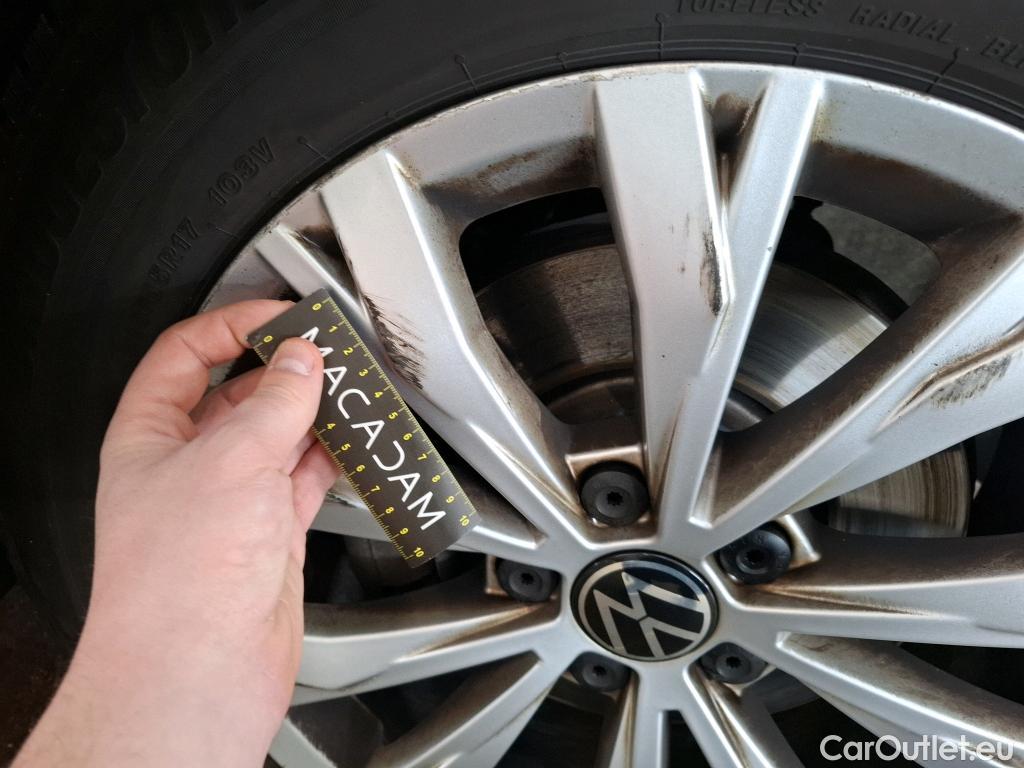  Volkswagen  Tiguan VOLKSWAGEN  / 2020 / 5P / SUV 1.5 TSI 150 BMV6 Business #37