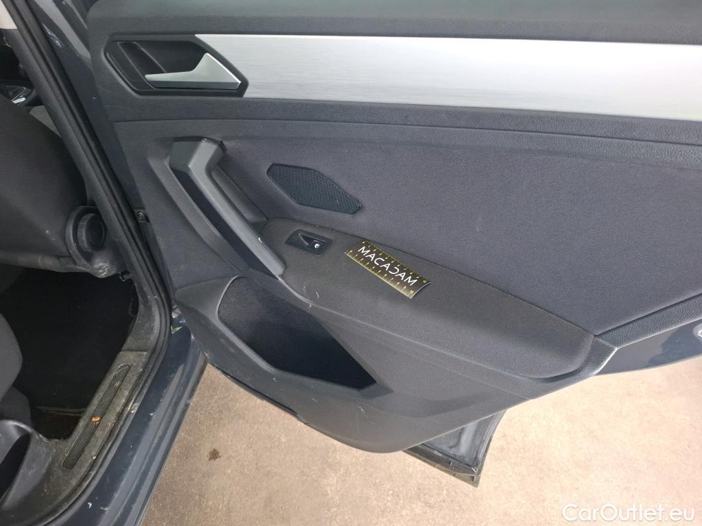  Volkswagen  Tiguan VOLKSWAGEN  / 2020 / 5P / SUV 1.5 TSI 150 BMV6 Business #46