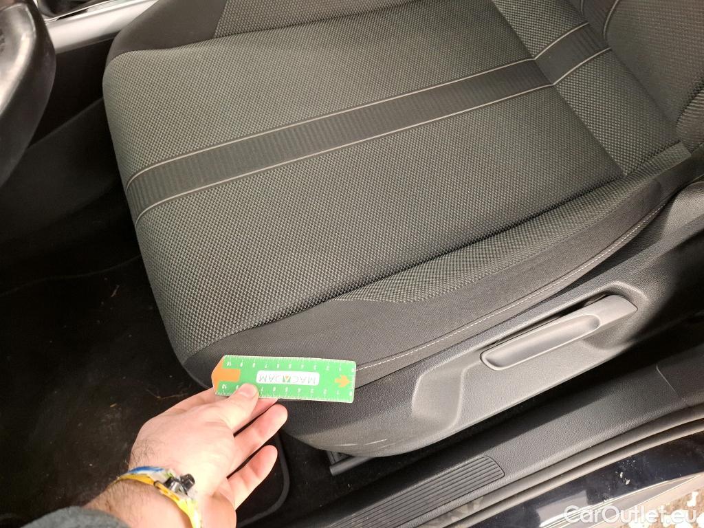  Volkswagen  T-ROC VOLKSWAGEN  / 2021 / 5P / SUV 2.0 TDI 150 LIFE BUSINESS DSG7 #19