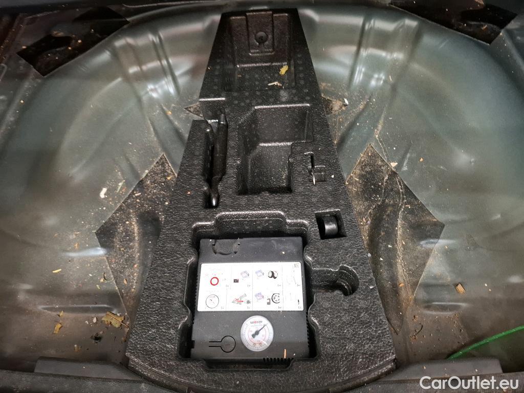  Skoda  Karoq SKODA  / 2017 / 5P / SUV 1.5 TSI ACT 150ch Ambition #44