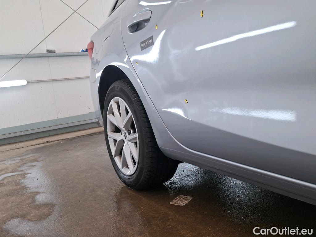  Seat  Leon SEAT  Sportstourer / 2020 / 5P / Break 2.0 TDI 150 DSG S&S Style Business #2